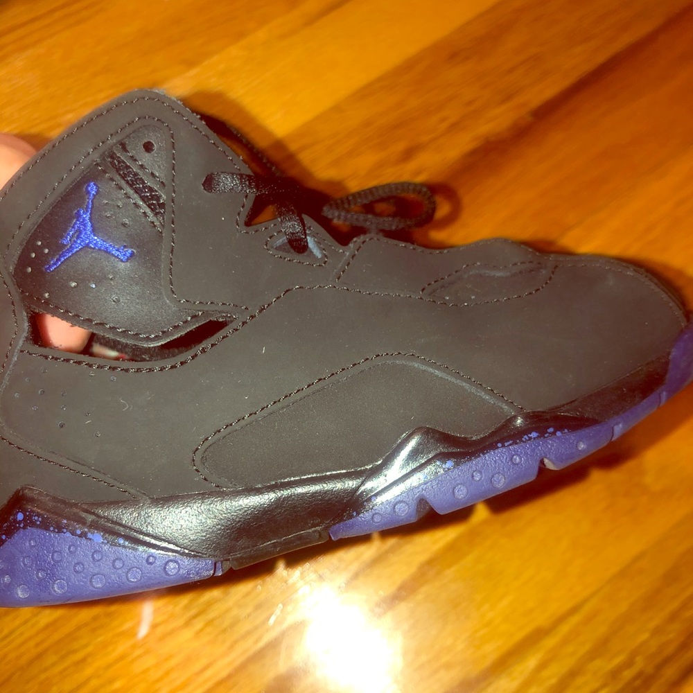 Sleek Nike purple/black kicks